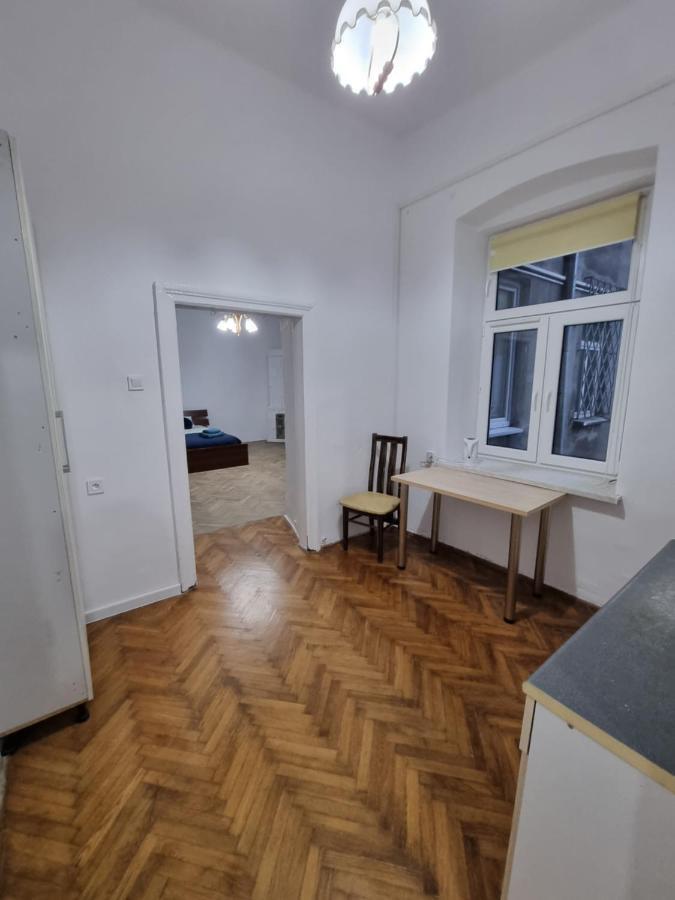 Nocleg W Centrum Czestochowy Nmp32 Ченстохова Екстер'єр фото